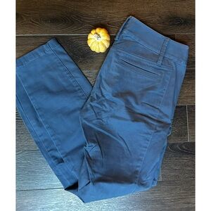 NWOT LOFT Outlet Modern Skinny Blue Ankle Pants. Size 4.